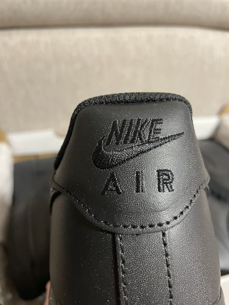 Nike Air Force 1 Triple Black