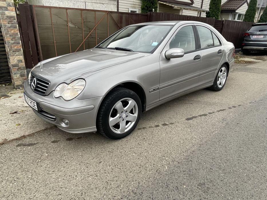 Mercedes C220  2005 27000km reali full istoric