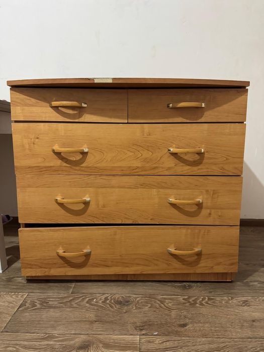 Б/у комод  из З-х больших выдвижных и 2 малых ящиков