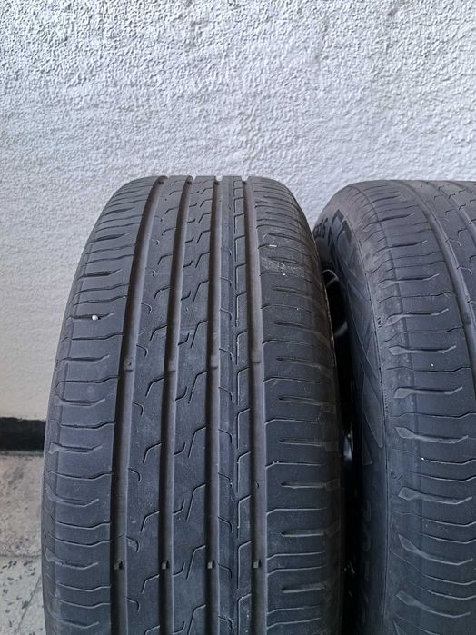 Продавам 2 броя гуми.