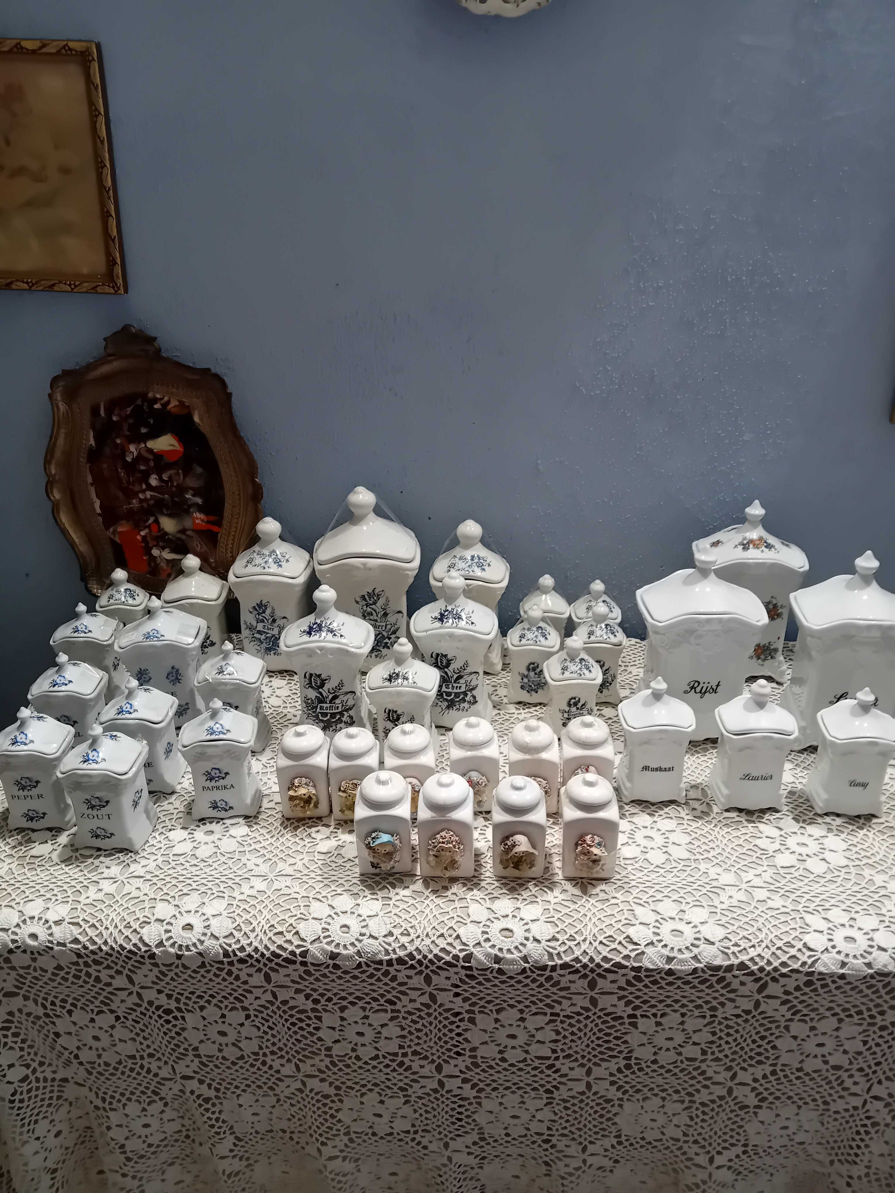 Буркани за подправки
