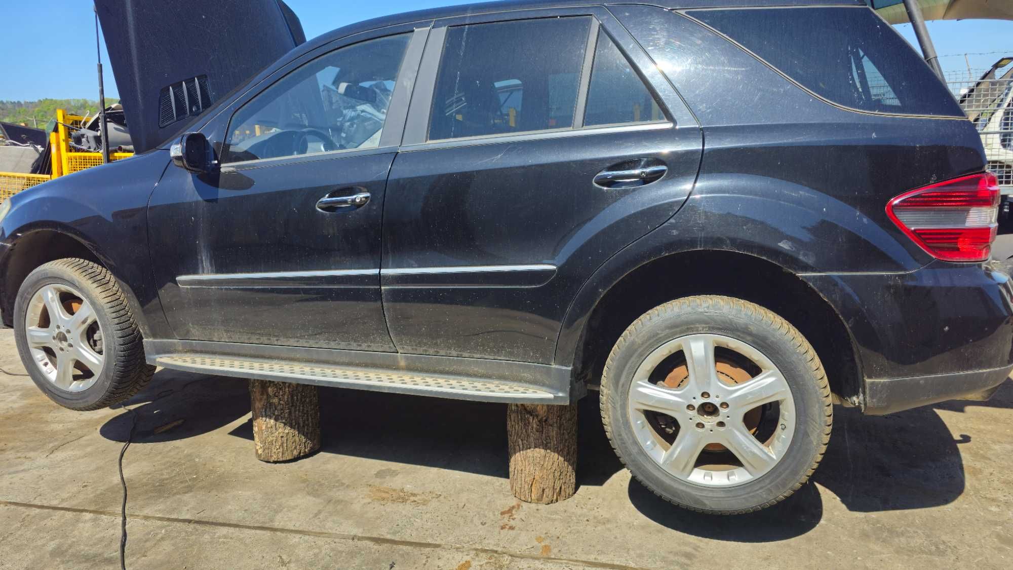 dezmembrez Mercedes ML W164 ML280 ML320 ML350 ML420 cutie motor piese