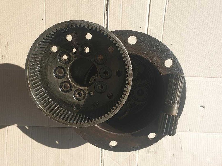 butuc roata  sateliti John Deere , New Holland , Deutz Fahr , Case