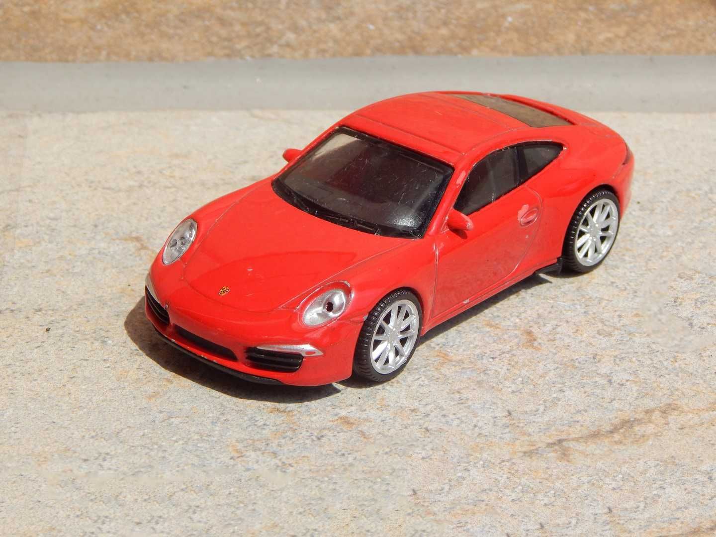 Macheta Porsche 911 Carrera S (991) 2018 1:43 Welly uzata pentru piese