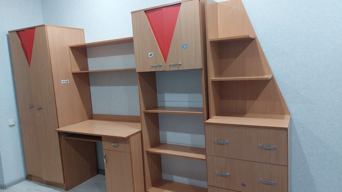 Продам детскую стенку