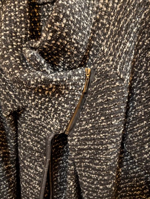 Плетено пончо с ръкави