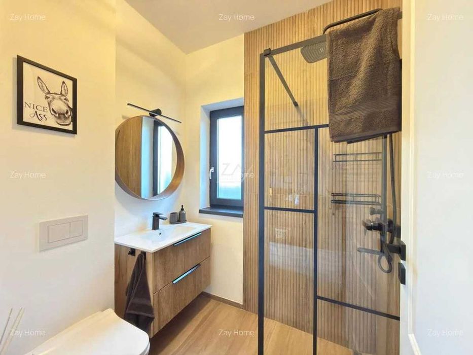 Prima Inchiriere! Casa moderna si cocheta. Mobilat si utilata complet.