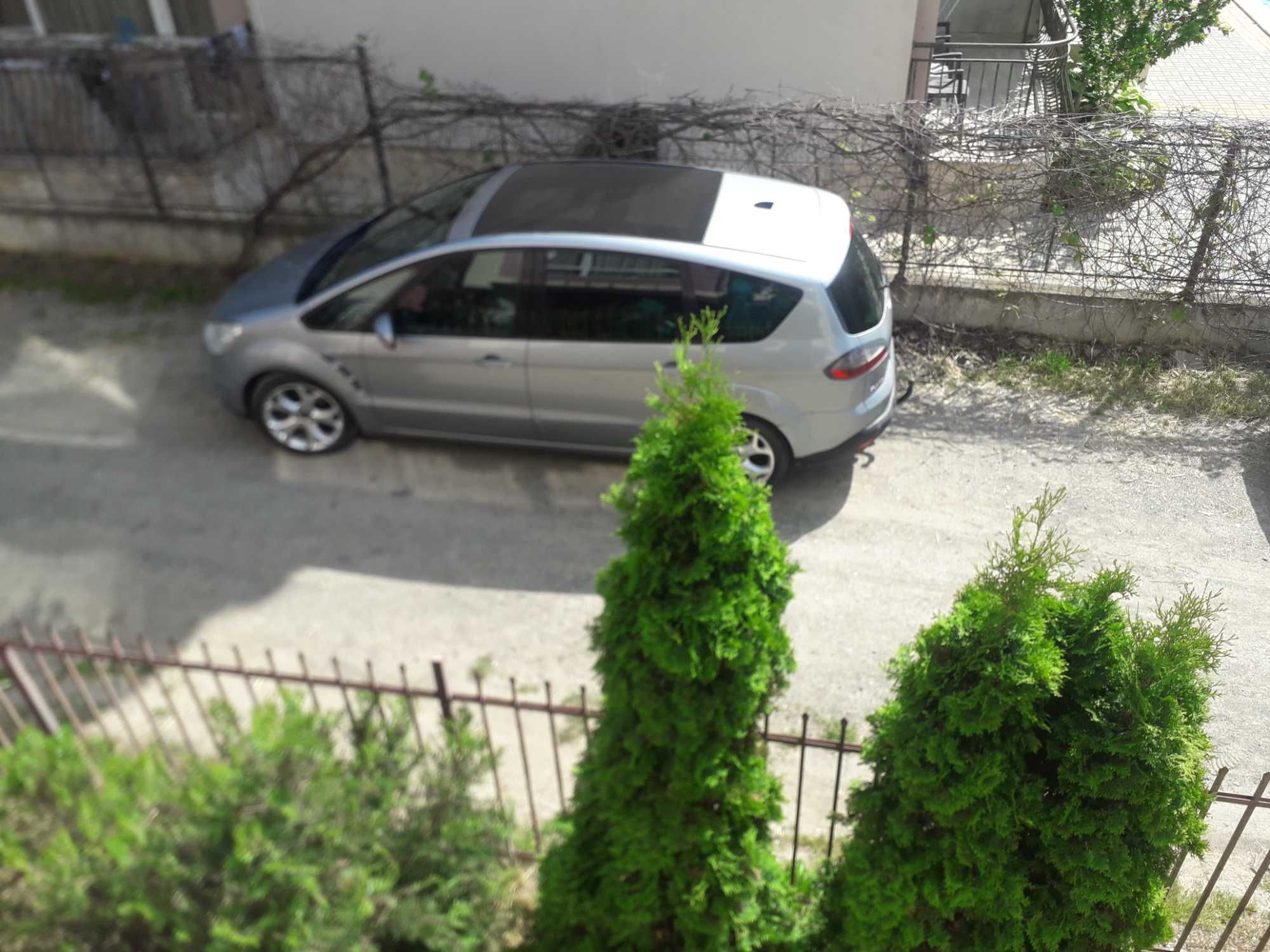 Продавам Ford max