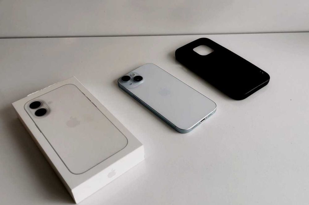 Apple iPhone 15 128GB Бял