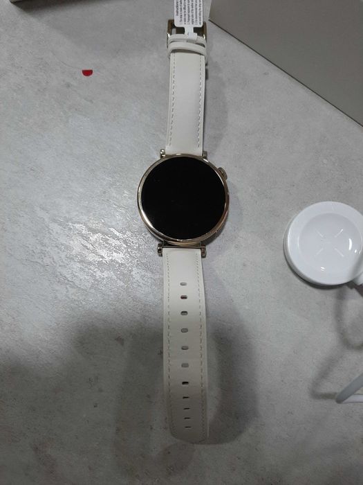 Смарт часовник HUAWEI WATCH GT 4 , 41 MM, НОВ