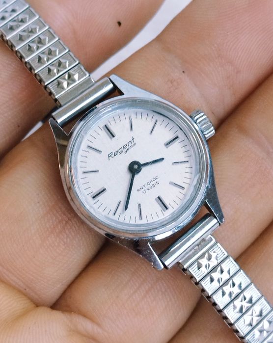 Ceas de damă Regency by Yema vintage mecanic, 17 Rubine, anii 1970.