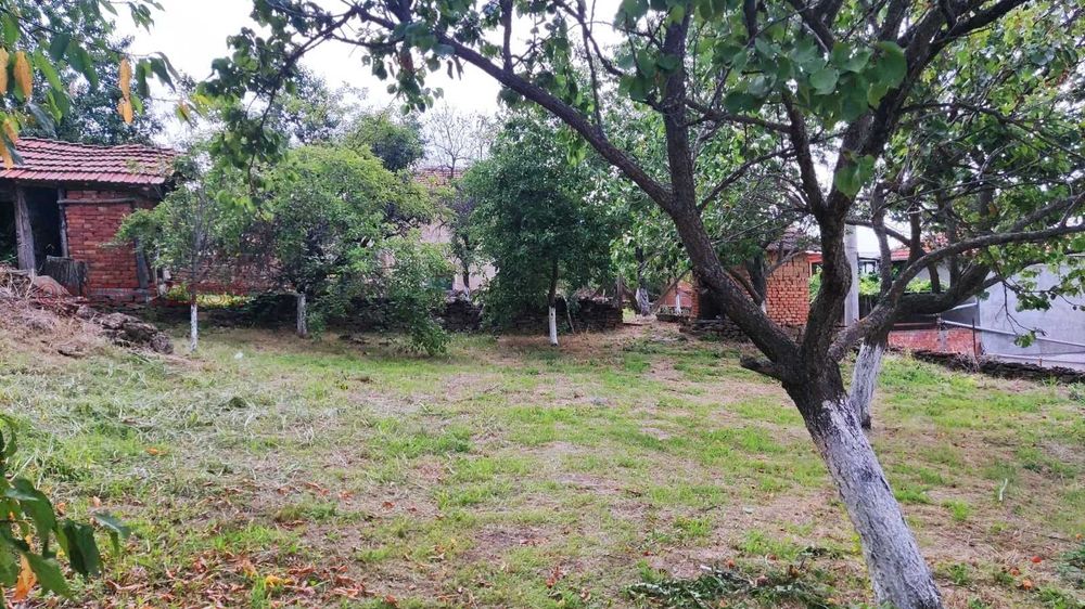 Продава се Къща в с. Пресяка, Област Ловеч - 242 кв.м за 74 €/кв.м - Снимка #2