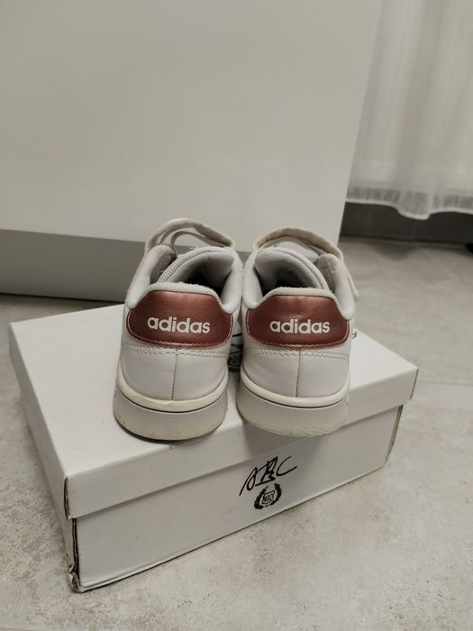 Adidasi fete adidas