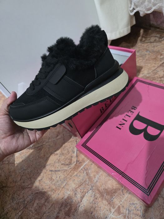 Кроссовки женский