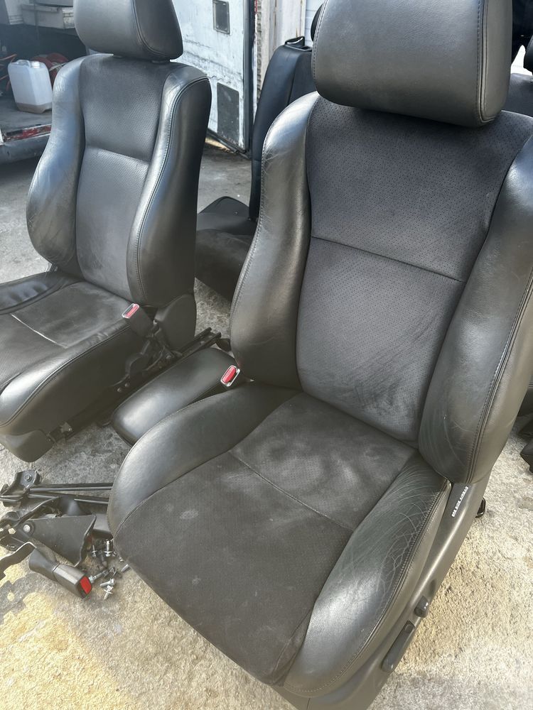 Салон от Toyota Avensis t25 хечбек