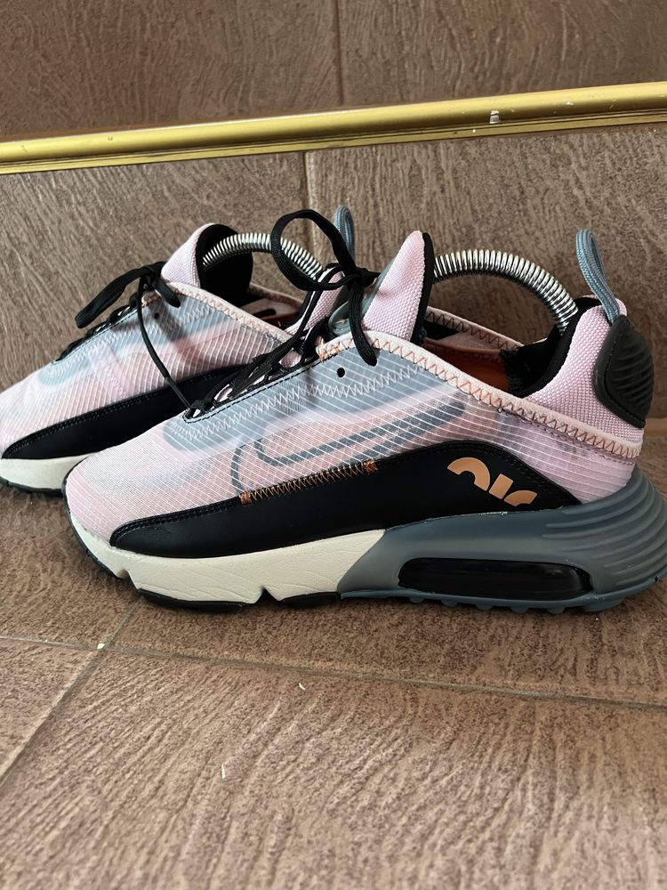 Nike Air Max 2090 CT1876