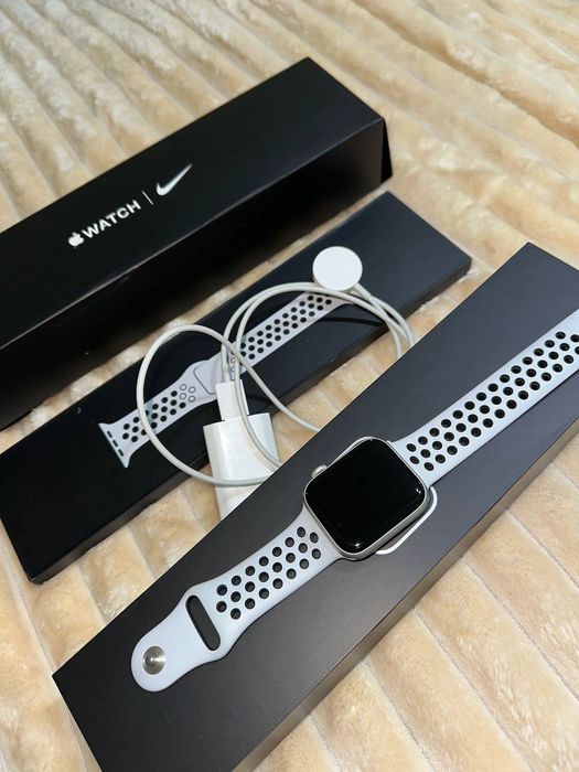 Apple watch series 5 Nike Edition