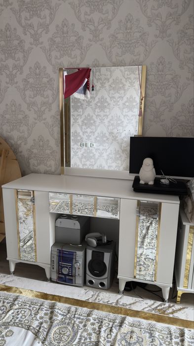 Комод сатылады.