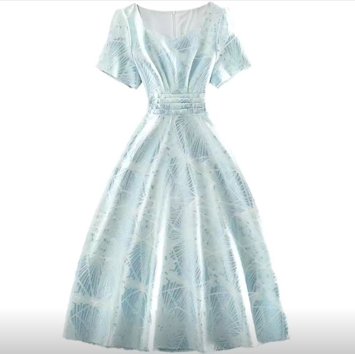 Продам новое платье