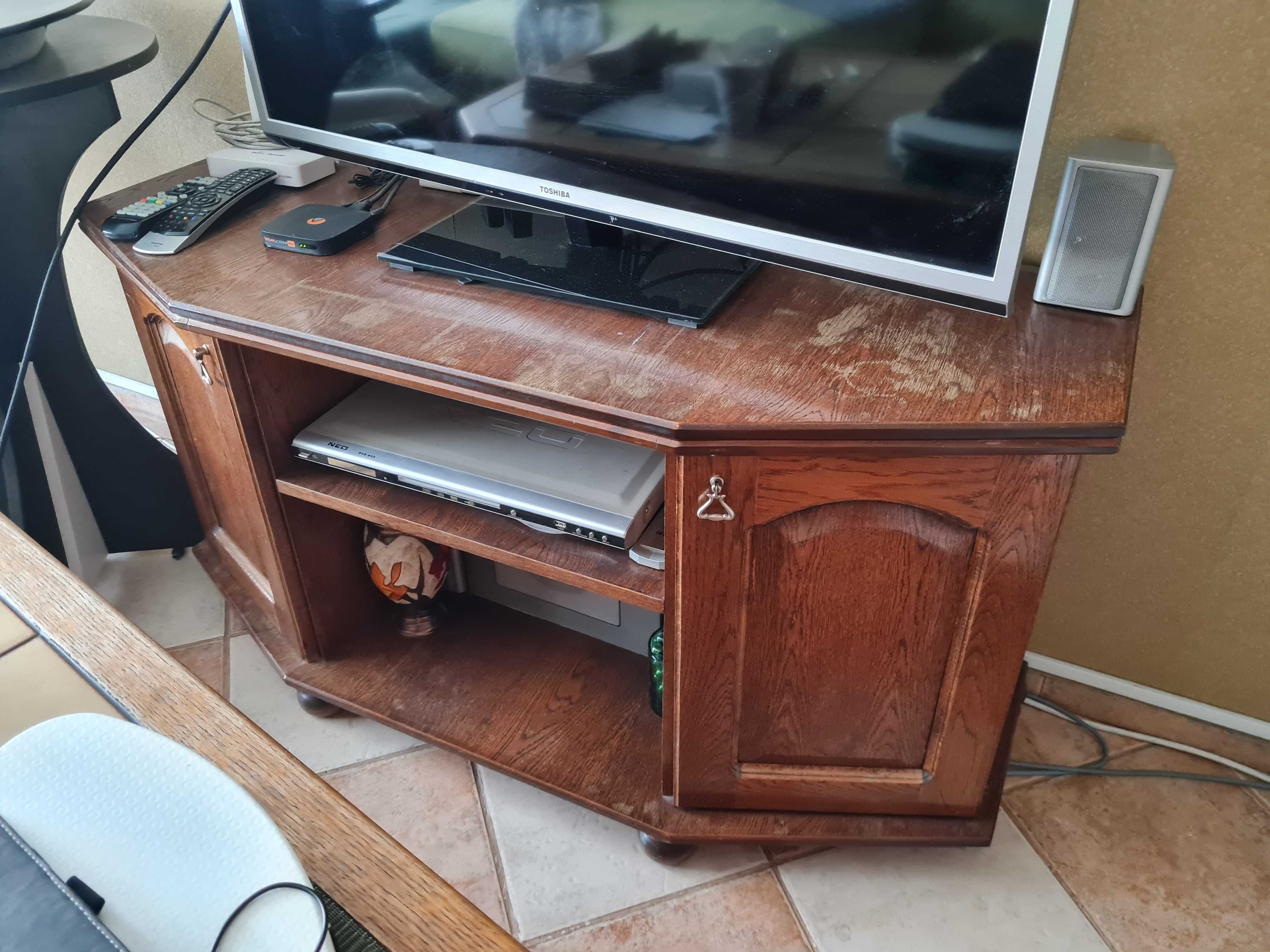 стари здрави мебели дърво