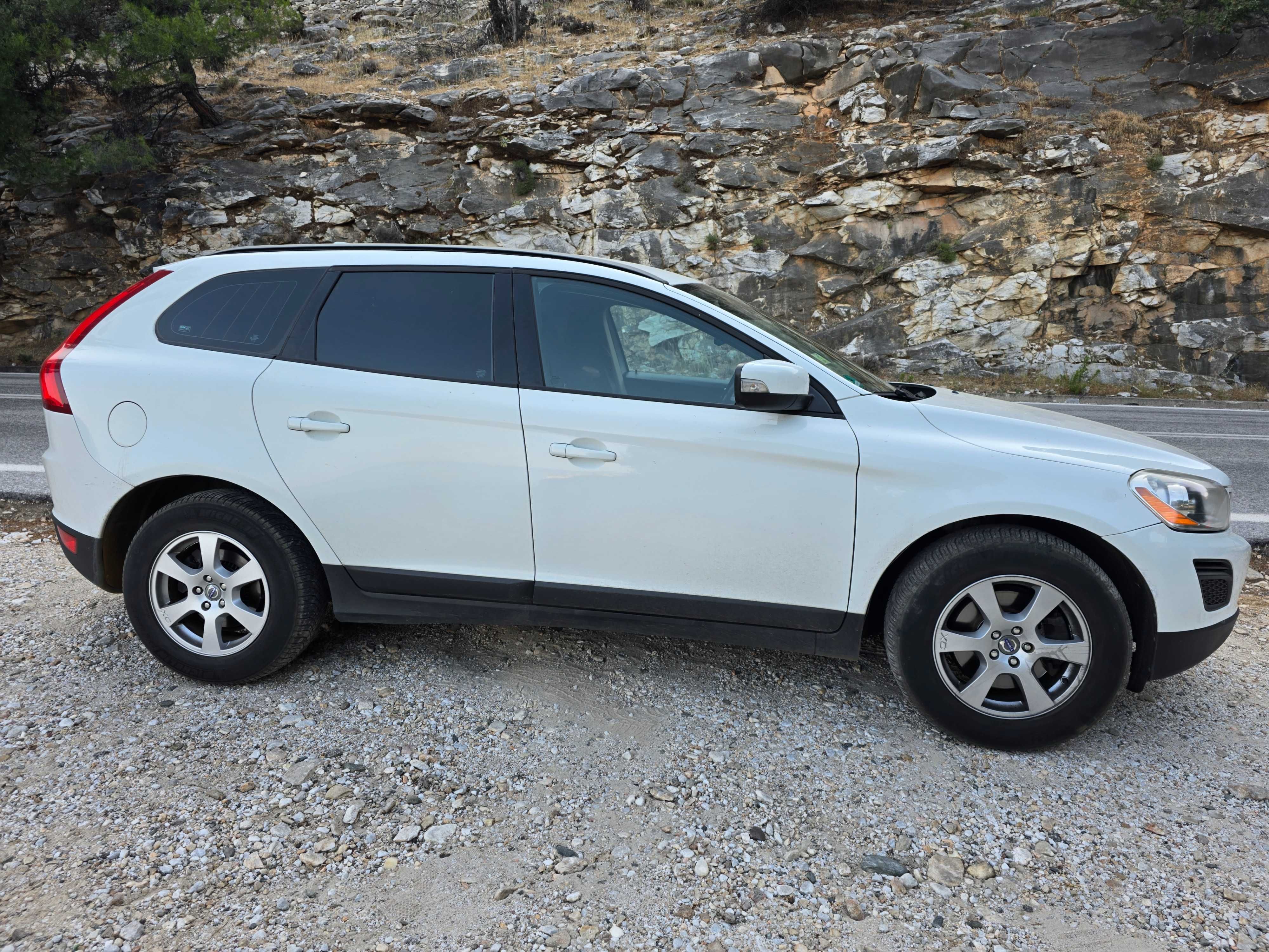 Volvo XC60 4x4 - Diesel ( Driv-e )  , Euro 5 - 2012 - Impecabil .