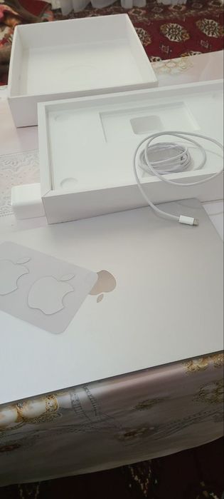 Macbook m3 air 15+inch 16gb 512ssd new