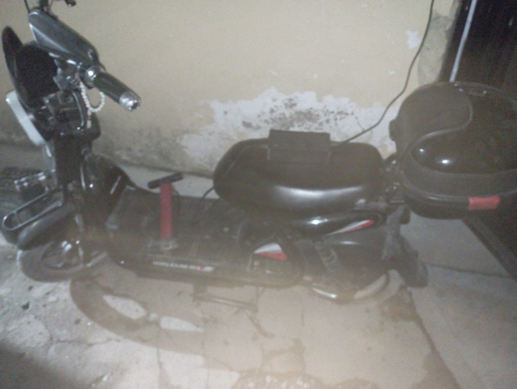 Ilek tron skuter