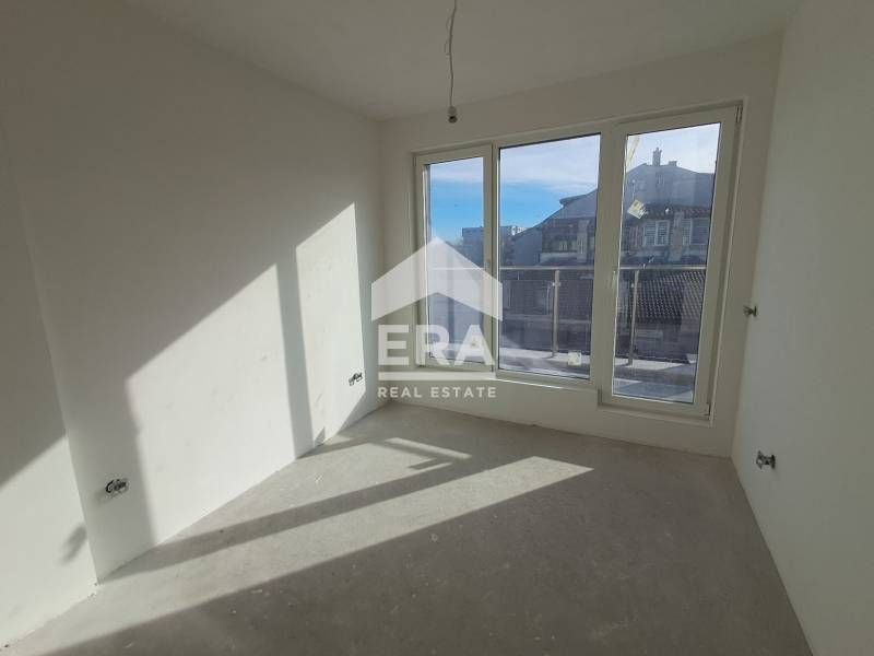 Продава се Тристаен апартамент в Варна, Аспарухово - 105 кв.м за 923 €/кв.м - Снимка #6