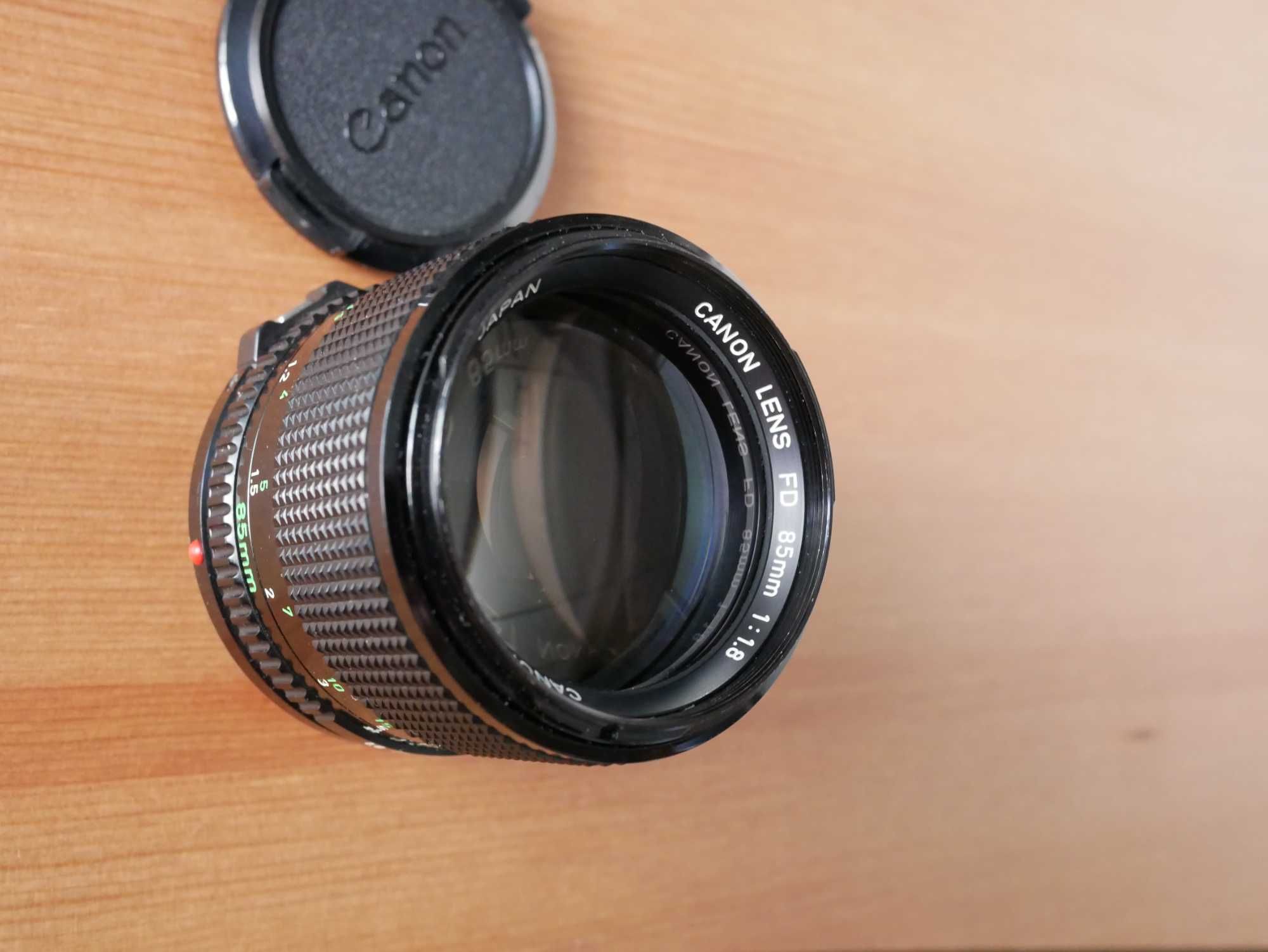 Комплект обективи Canon FD в перфектно състояние. Продават се заедно!