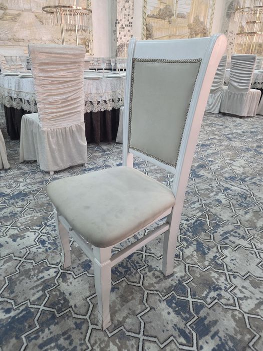 Подаются Стулья  100 шт