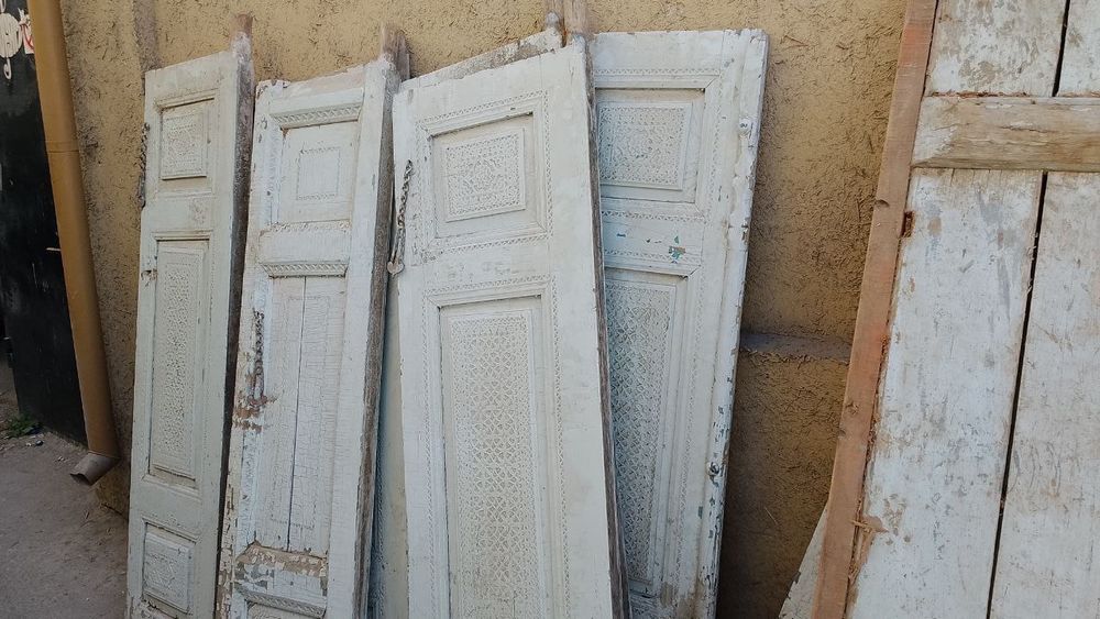 Продам старинные двери, qadimiy eshiklar sotiladi.
