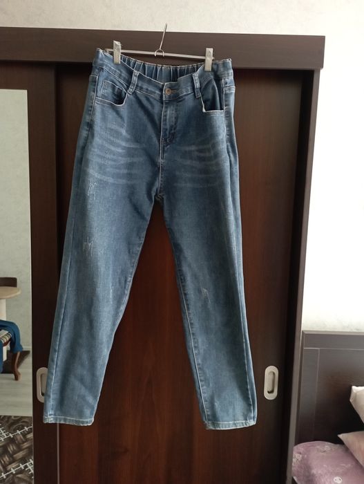 Продам джинсы Мом