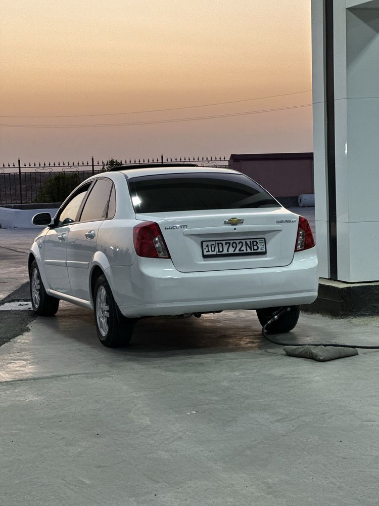 Lacetti 3 pzt saka diskasi. Holati ideal