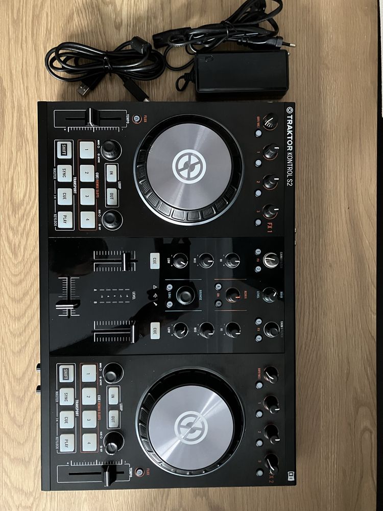 Traktor S2 MK2 DJ пулт