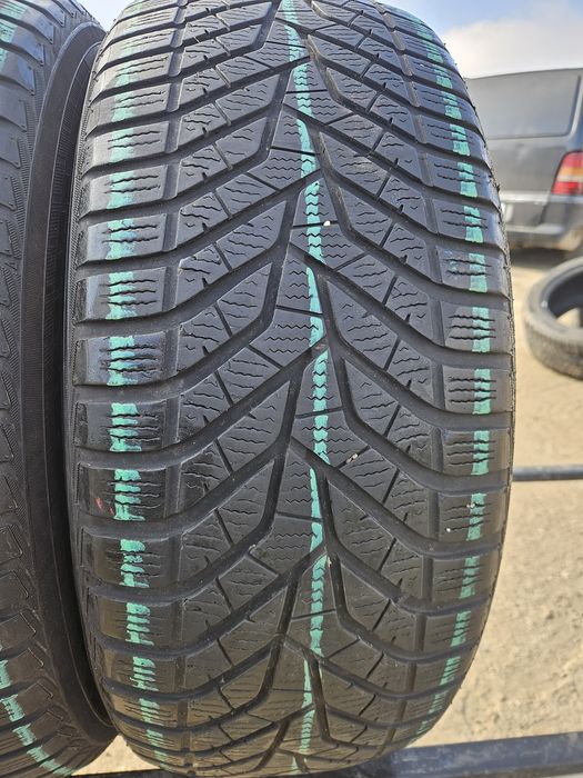 Vând anvelope iarna 235/55/17 235/55r17 IOKOHAMA