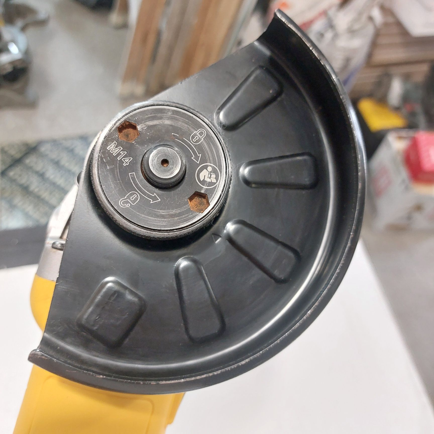 Електрически ъглошлайф Девалт с обороти Dewalt DWE4257