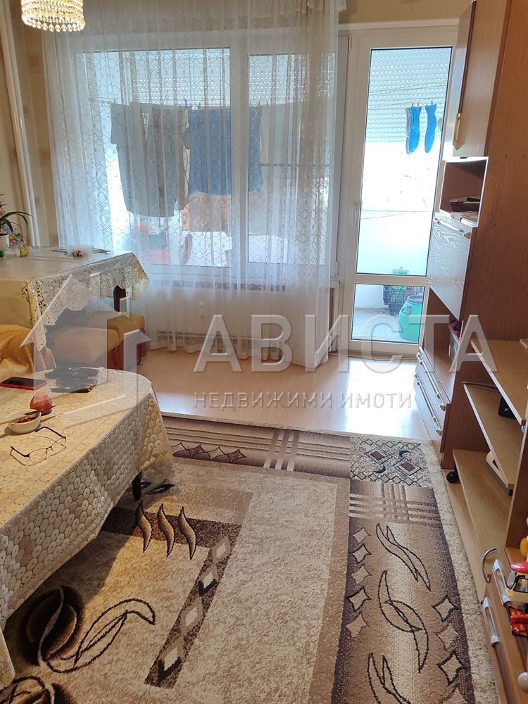 Продава се Тристаен апартамент в София, Надежда 1 - 89 кв.м за 2124 €/кв.м - Снимка #2