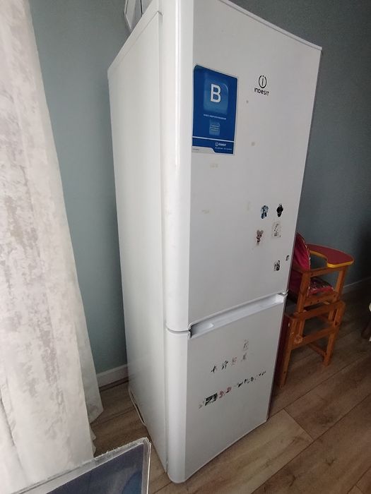 Холодильник бу в хорошем состояние отличное