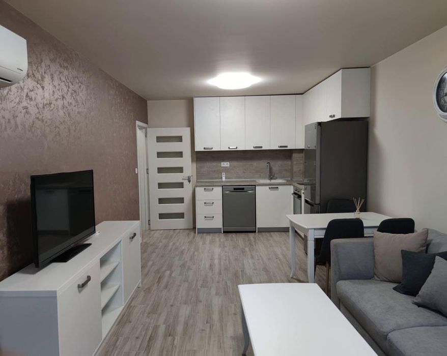 Дава се под наем Двустаен апартамент в Пловдив, Тракия - 75 кв.м за 450 € - Снимка #1