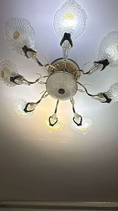 Люстра үлкен көлемді