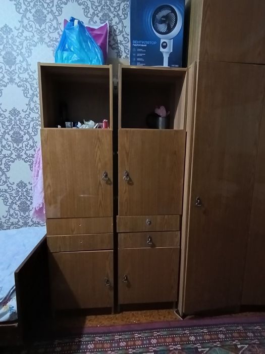 Shkaf sotiladi Holati: yaxshi