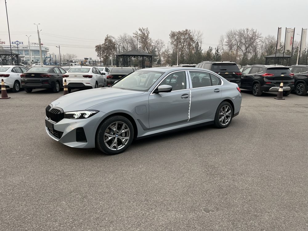 BMW i3 eDrive 35 L . 2025 Restyling. Nardo grey. В Ташкенте наличии.