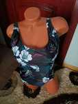 Vând Costum Baie