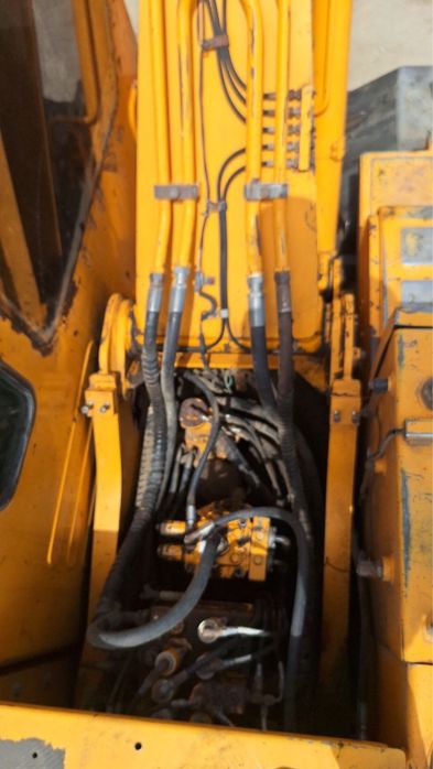 СРОЧНО СОТИЛАДИ Hunday 1400 ekskavator