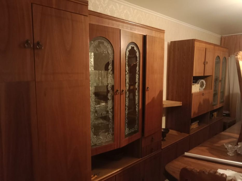 Продается шкаф гостиный