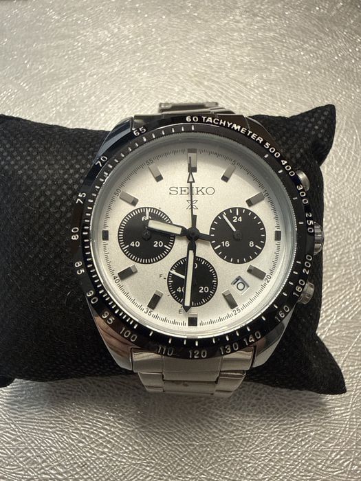 Часовник Seiko..