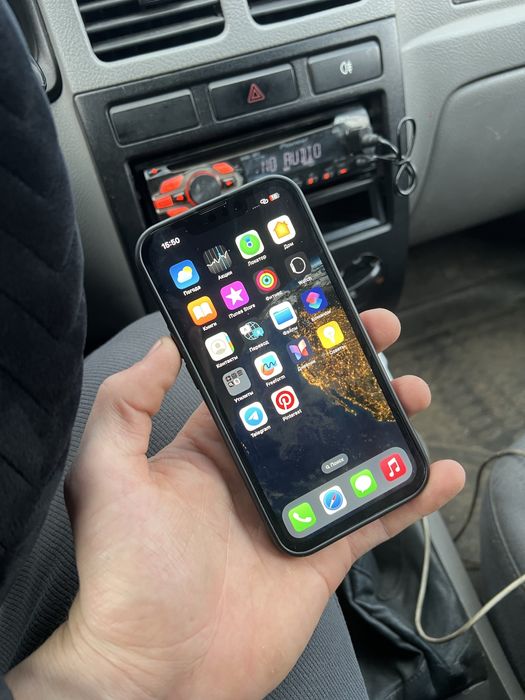 iPhone 13 128gb.