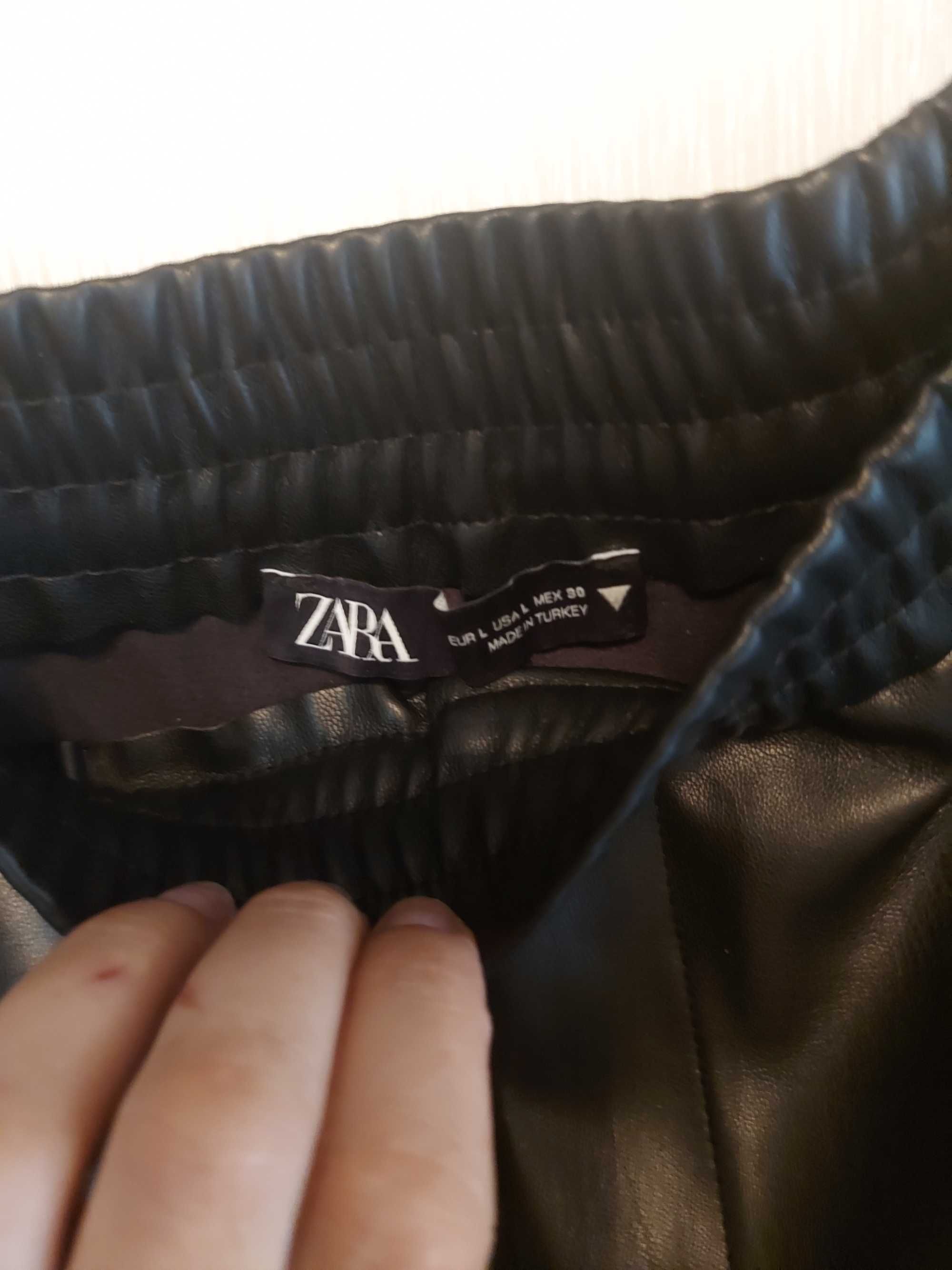 Дамски панталони Zara.