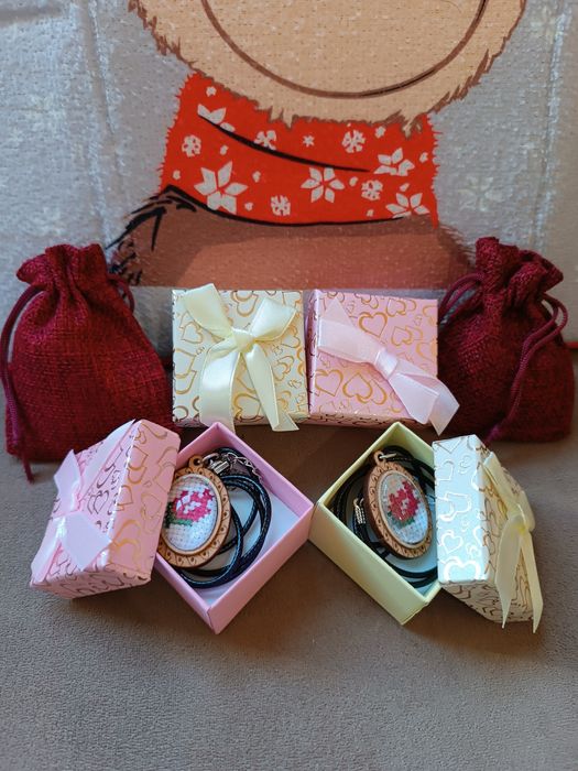 Колие " Розичка"