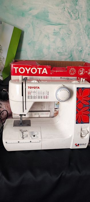 Машинка бытовая тойота